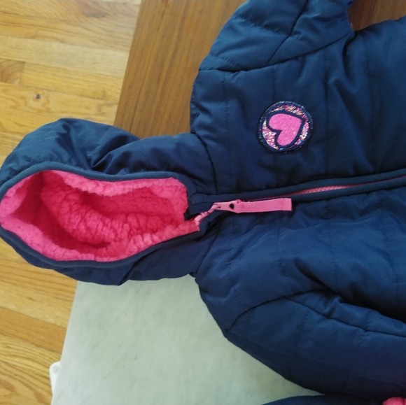 SOLD-Snowsuit - Picture 1 of 4